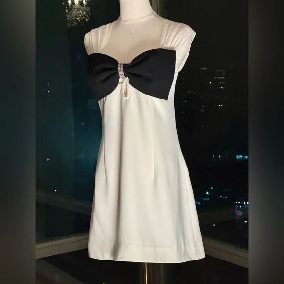 🆕 SELF-PORTRAIT 🧿 NWOT White And Black Crepe Bow Mini Dress, Sz UK 14 US 10